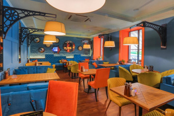 Ресторан-бар «Амстер Дамстер» на Печерске